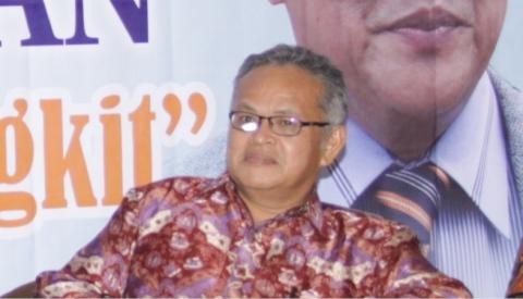 Rektor UNJA  Prof Dr Drs Aulia Tasman, M.Sc, 